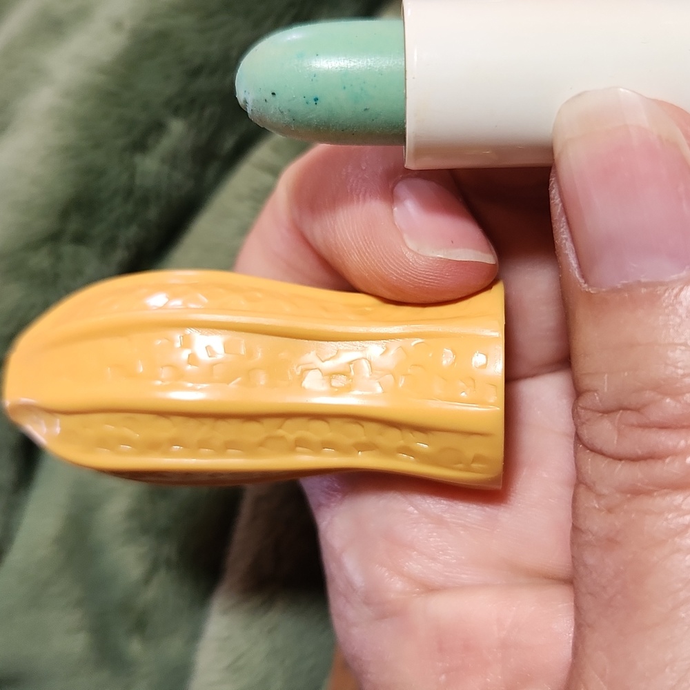 Avon In a Nutshell Color Magic Lipstick, 1970s Collectible - Picture 5 of 6
